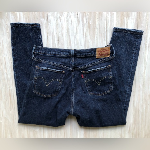 Women’s High Waist Levi’s Button Fly Jeans - Picture 10 of 12